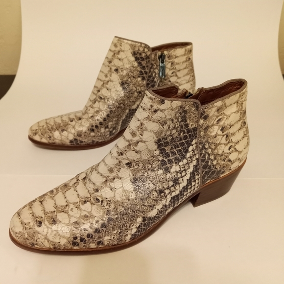 SAM EDELMAN Petty Snake Skin Ankle Booties in 7.5 Excellent Condition - Picture 5 of 10